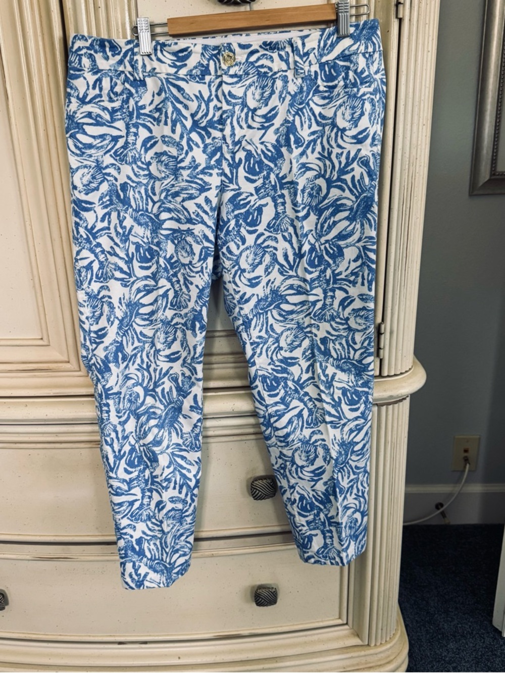 Lilly Pulitzer Blue and White Floral Cropped Pants